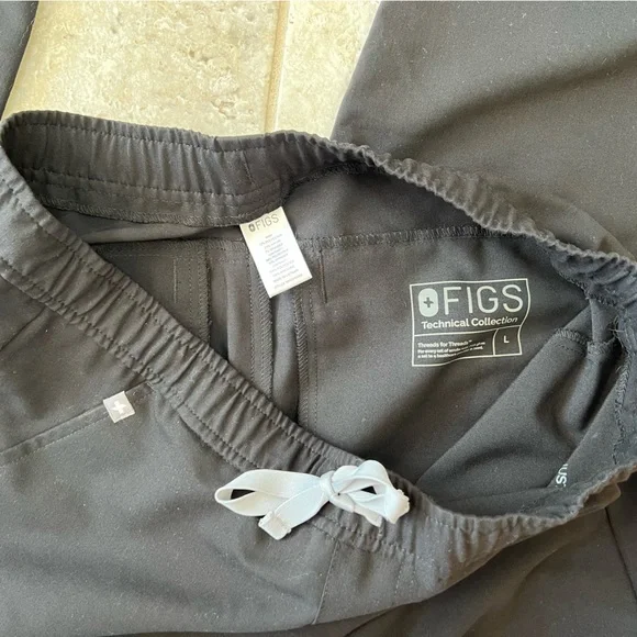 FIGS Tansen 5 Pocket Jogger Scrub Pants in Black, size L - Picture 7 of 10